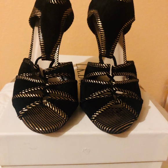 $129π₯L.K.Bennett Mia Rose GoldBlack Sandal 8.5
Original price$425 - Picture 6 of 7